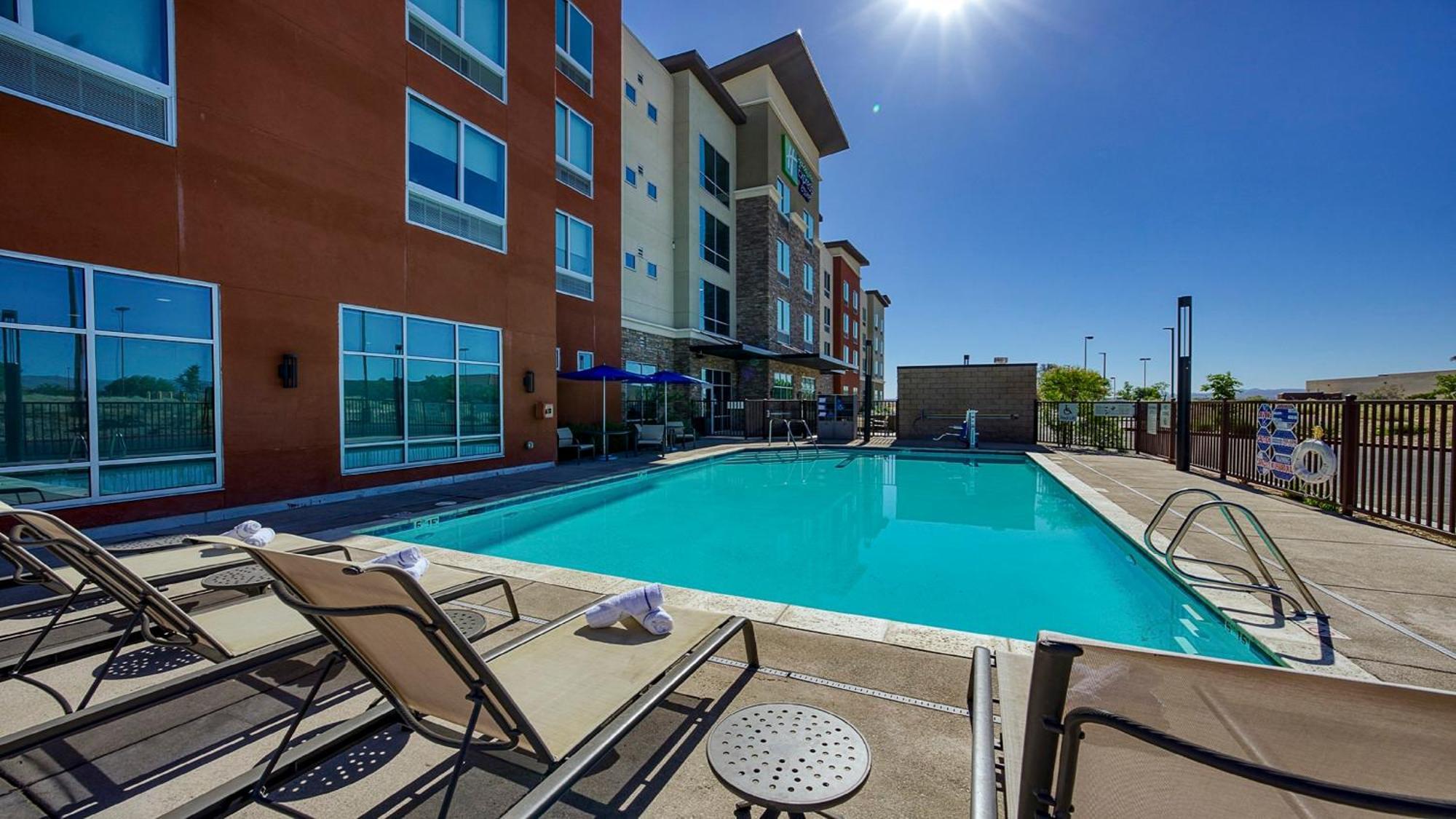 Holiday Inn Express & Suites Ridgecrest - China Lake By Ihg Kültér fotó